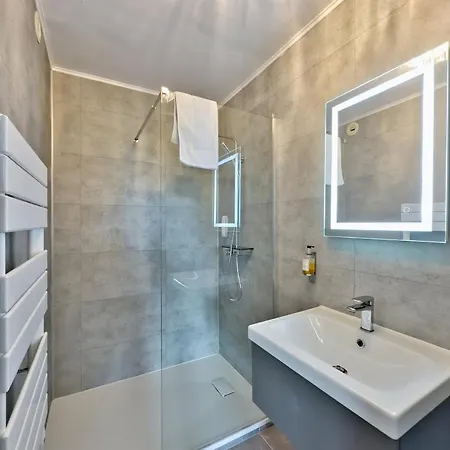 Logis Le Prieure Hotel